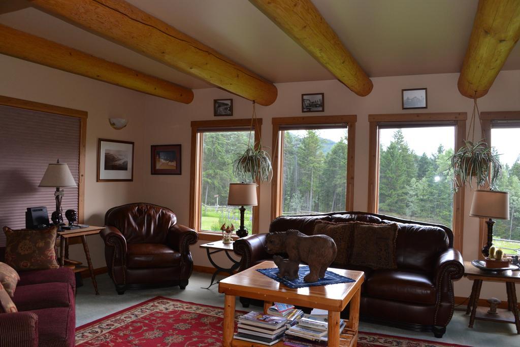 Kicking Horse Canyon Guest House Golden Exterior photo