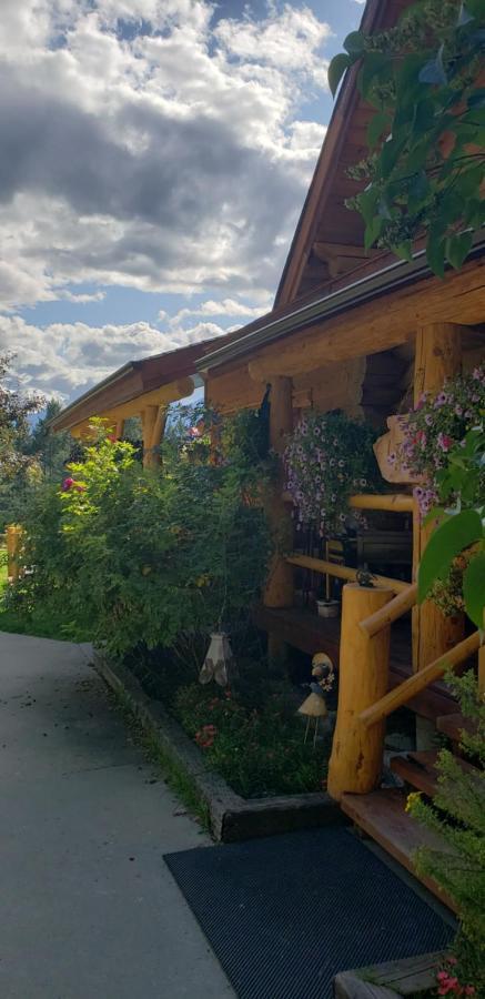 Kicking Horse Canyon Guest House Golden Exterior photo